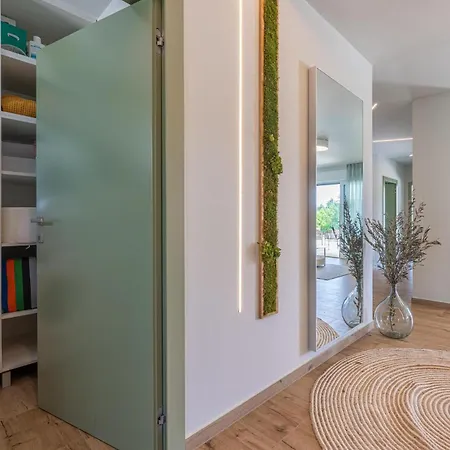 بيت للعطل 3 Bedroom Lovely In *