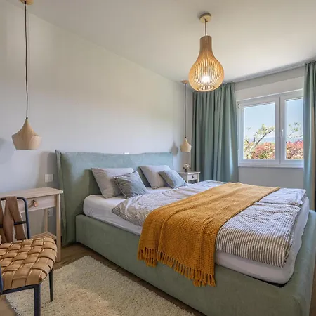 בית נופש 3 Bedroom Lovely In *