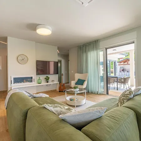 3 Bedroom Lovely In בית נופש