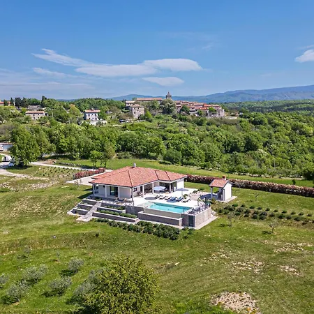 3 Bedroom Lovely In *